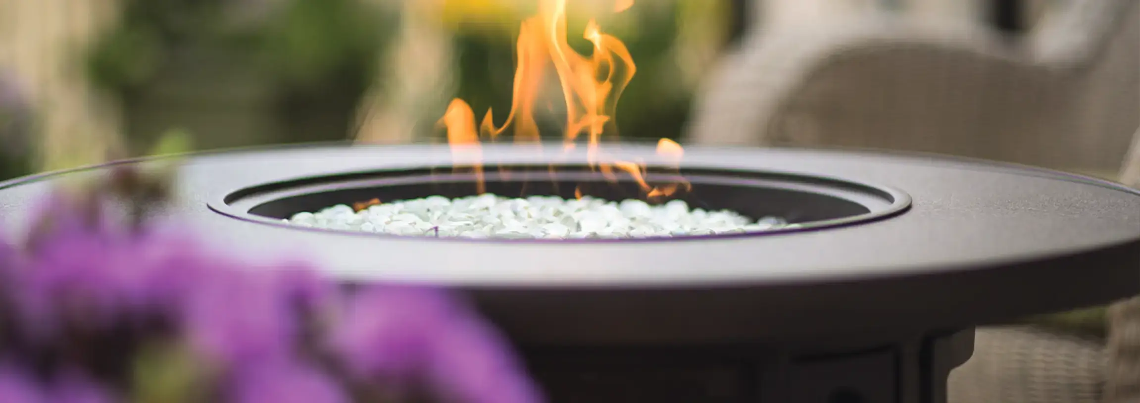 Outdoor living - Firepit close up