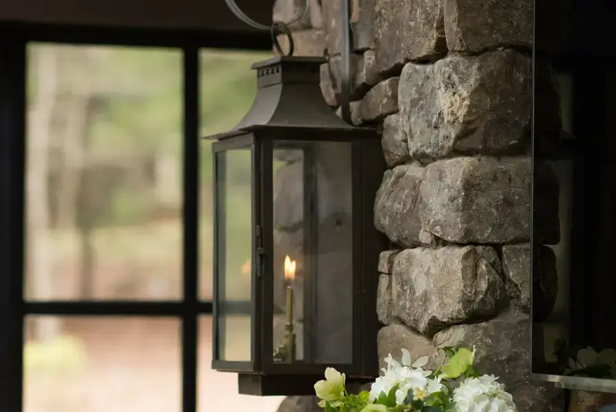 http://Gas%20Light%20on%20wall